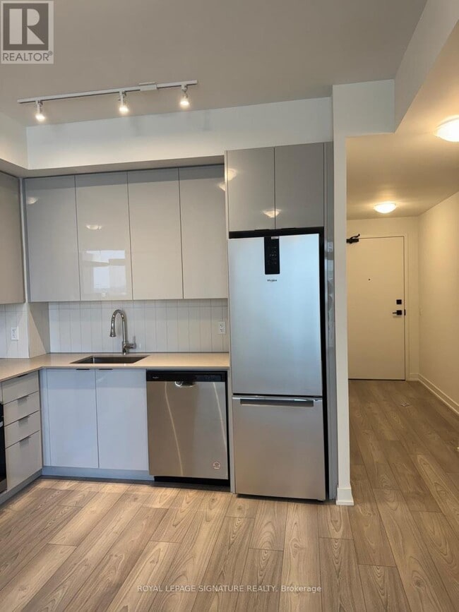 Building Photo - 498-2498 Caldari Rd