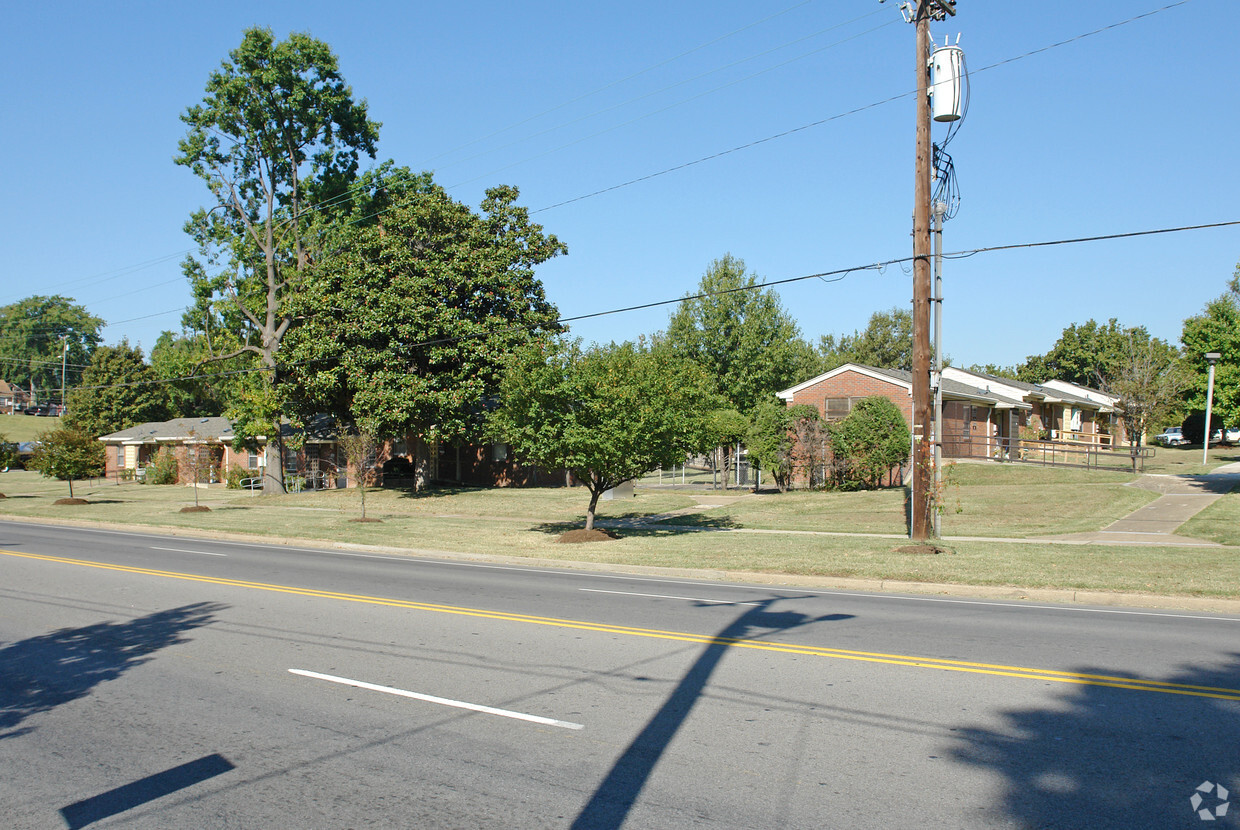 Building Photo - Edgefield Manor