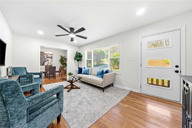 Foto del edificio - 801 N Evelyn Pl NW