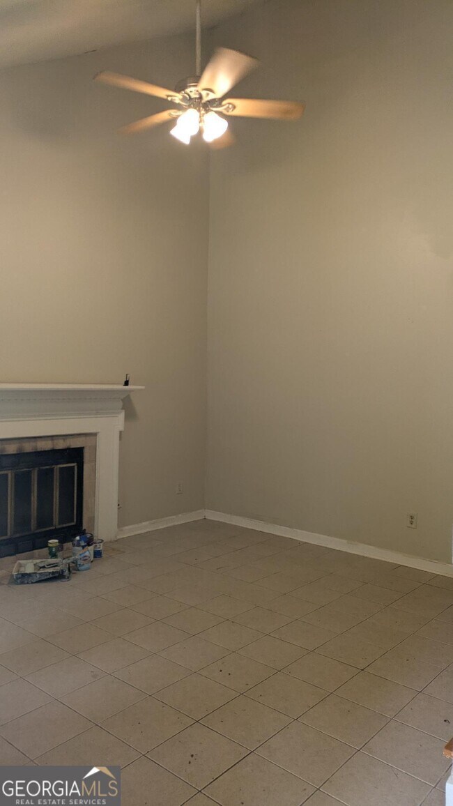Building Photo - 1009 Autumn Crest Ct