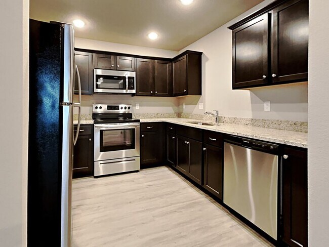 Foto del edificio - Coming Soon! 3 BR/2BA | Newly Renovated Single Family Home | 1-Car Garage Parking | In Blue Springs!