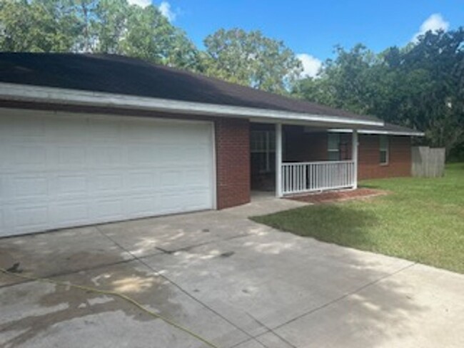 Building Photo - Sprawling Brick Ranch in Callahan