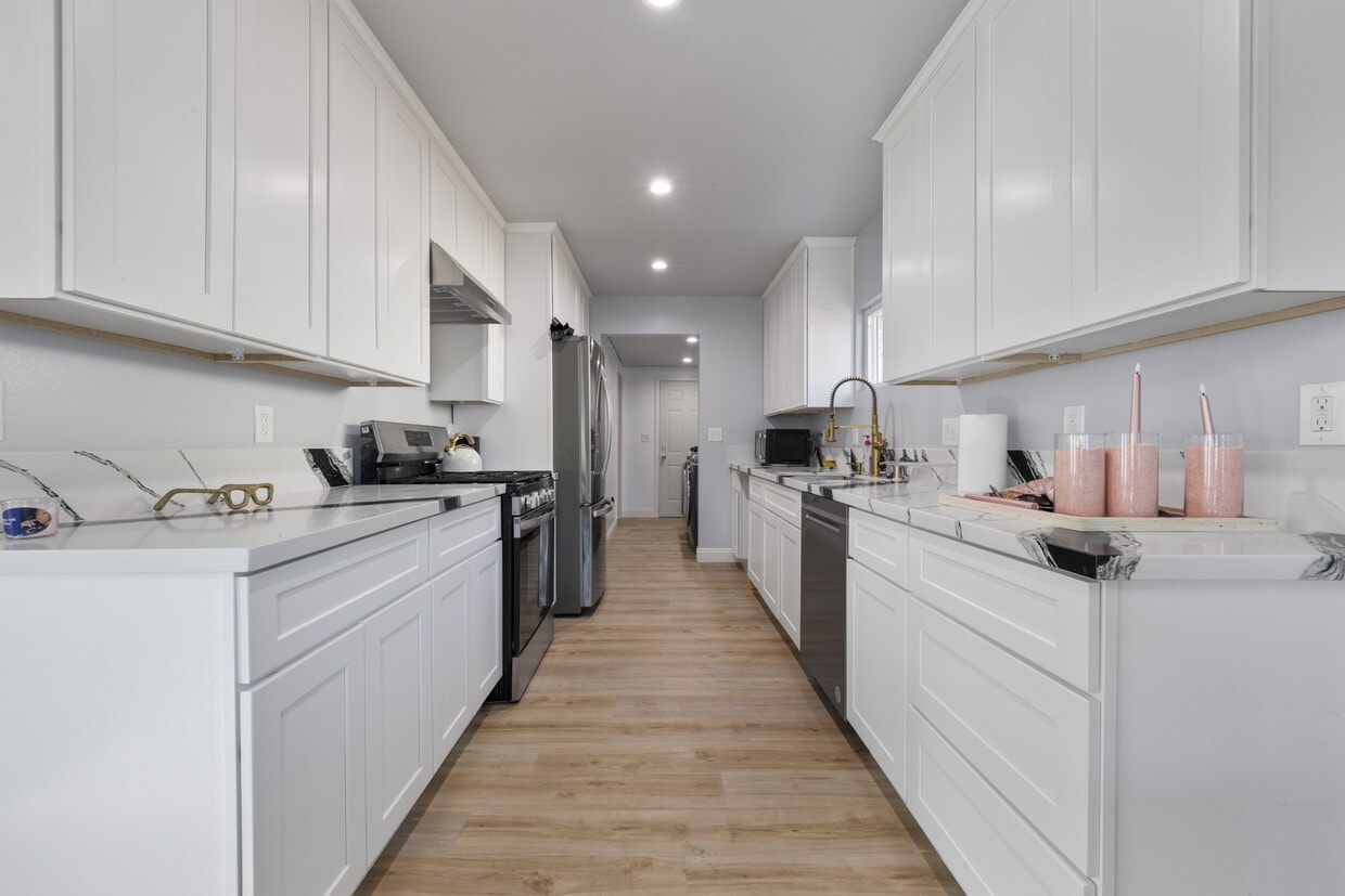 Foto principal - 341 E 91st St