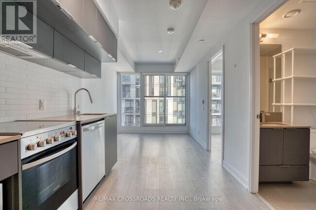 Photo du bâtiment - 181-1181 Dundas St E
