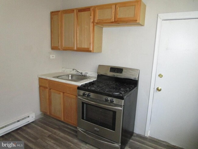 Foto del edificio - 5358 Woodland Ave