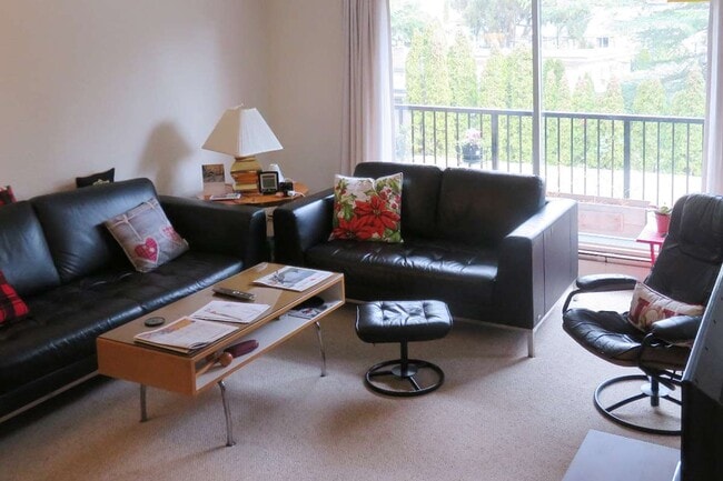 Building Photo - Ocean Park Manor