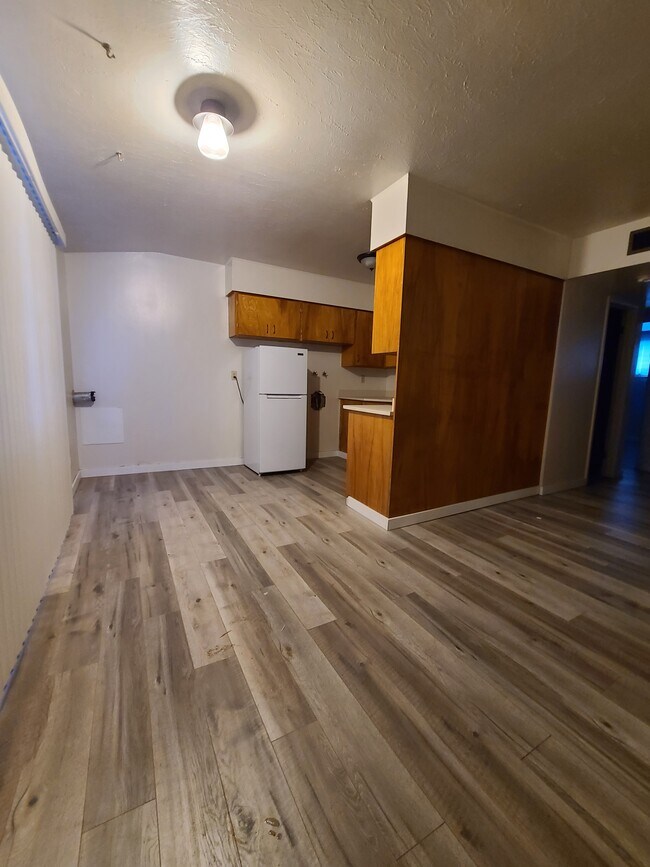Dining - 1808 12th Ave S