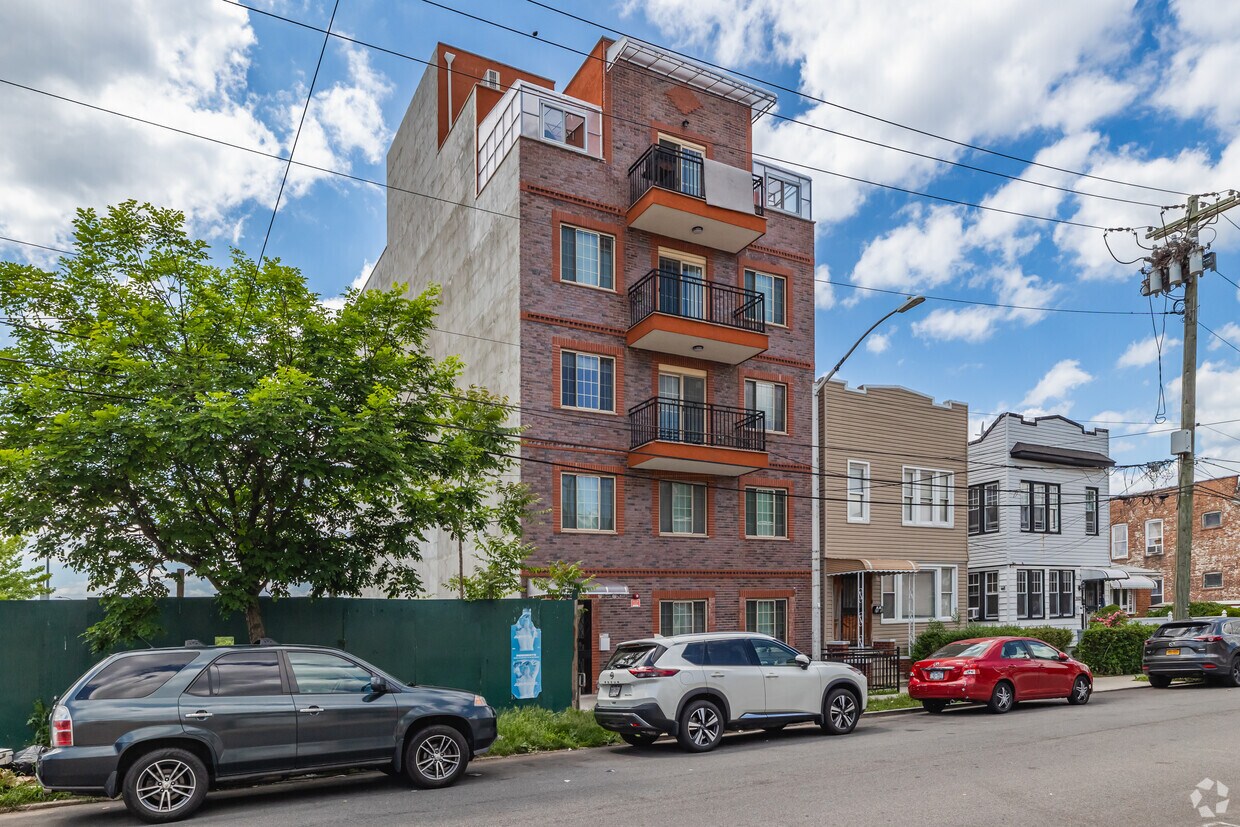 Primary Photo - 2556 97th St