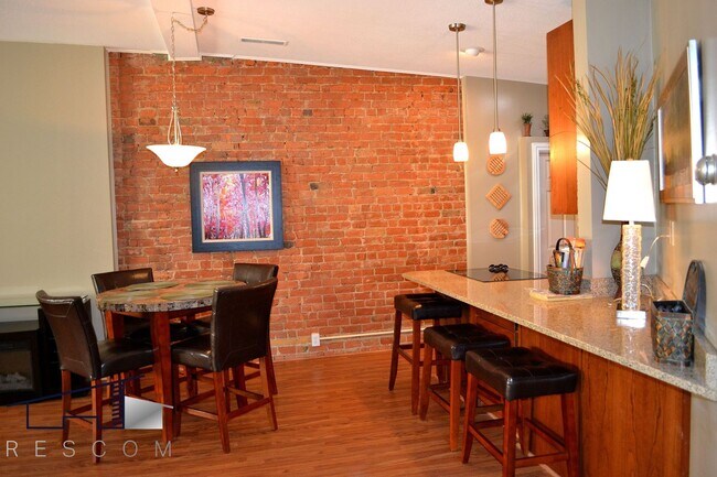 Building Photo - 274