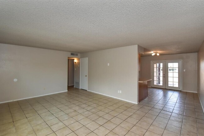 Building Photo - 2490 W Yowell Ct