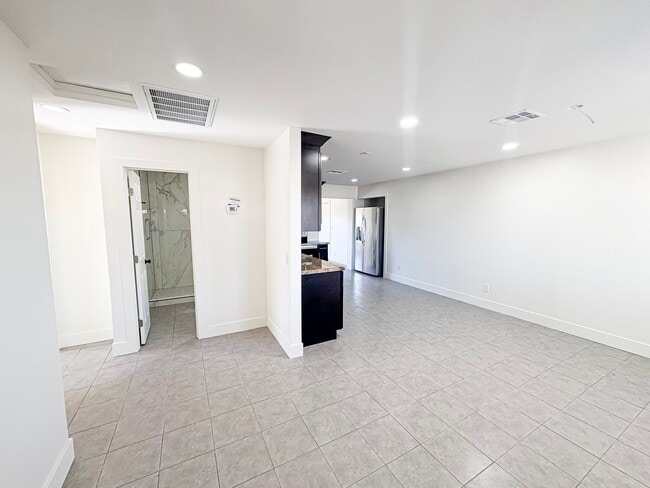 Photo - 458 S Mulberry House