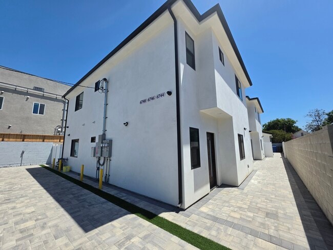 Building Photo - 6746 Ben Ave