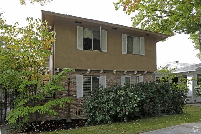Building Photo - 1624 T St
