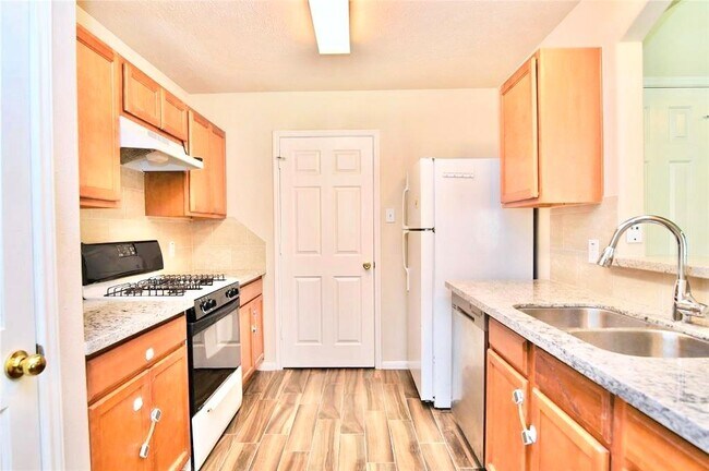Building Photo - 7807 Dairy View Ln
