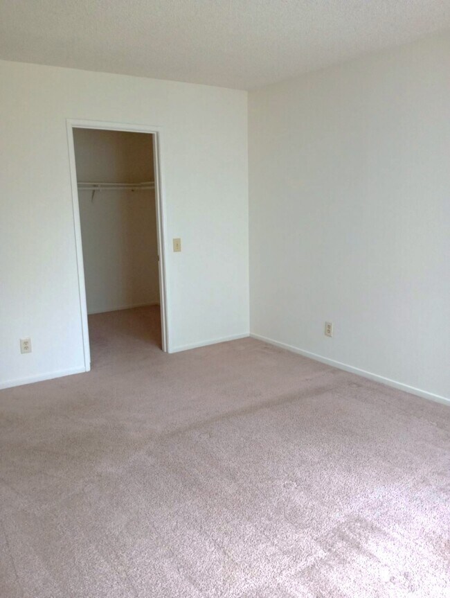 Foto del edificio - 6878 Navajo Rd