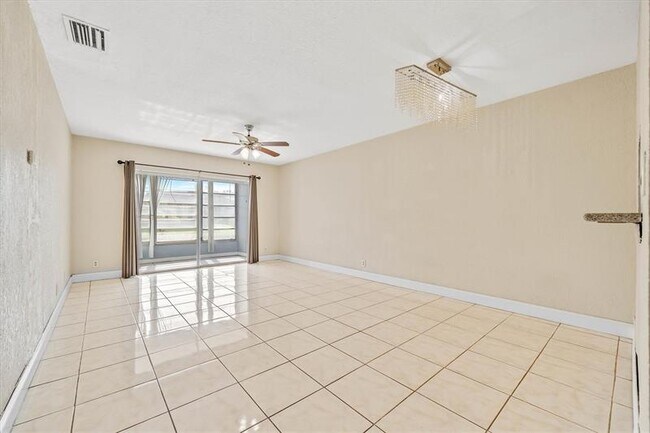 Foto del edificio - 5031 W Oakland Park Blvd