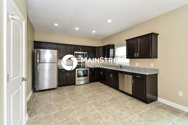 Foto del edificio - 4 Bedroom Pet-Friendly Home in Louisville, KY with Main Street Renewal