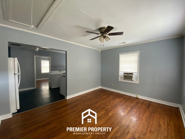 Building Photo - Cozy 1BR House Near Downtown Huntsville w/ Bright Windows & Yard Access