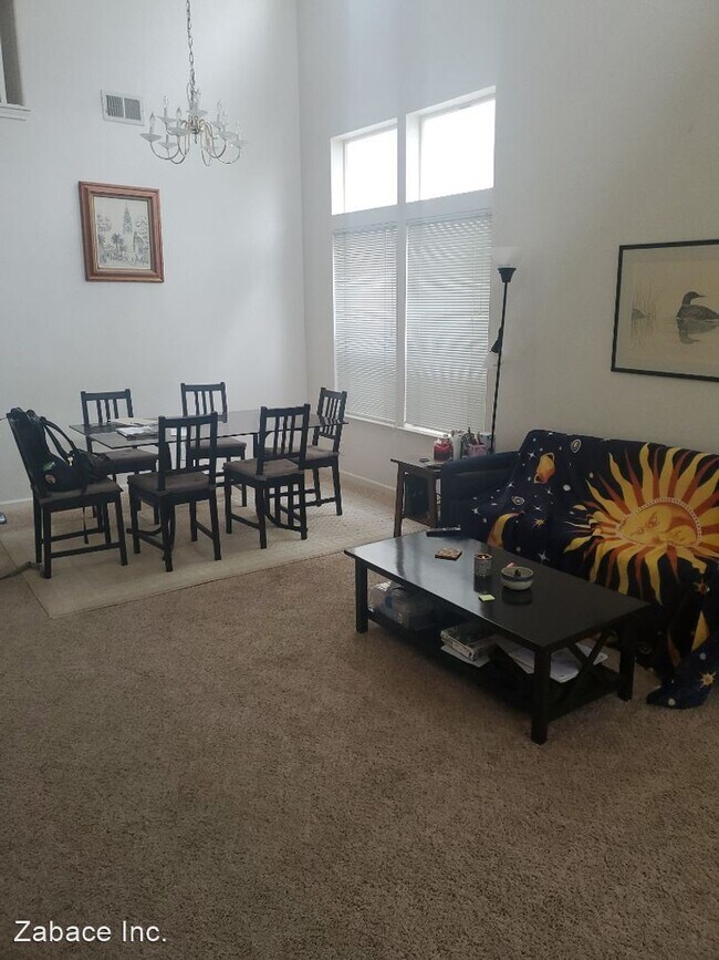 Foto del edificio - 3 br, 2.5 bath House - 2212 Halsey