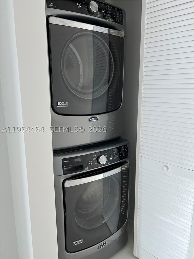 Building Photo - 400 Sunny Isles Blvd