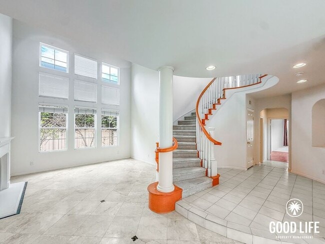 Building Photo - 4639 Vereda Mar Del Sol