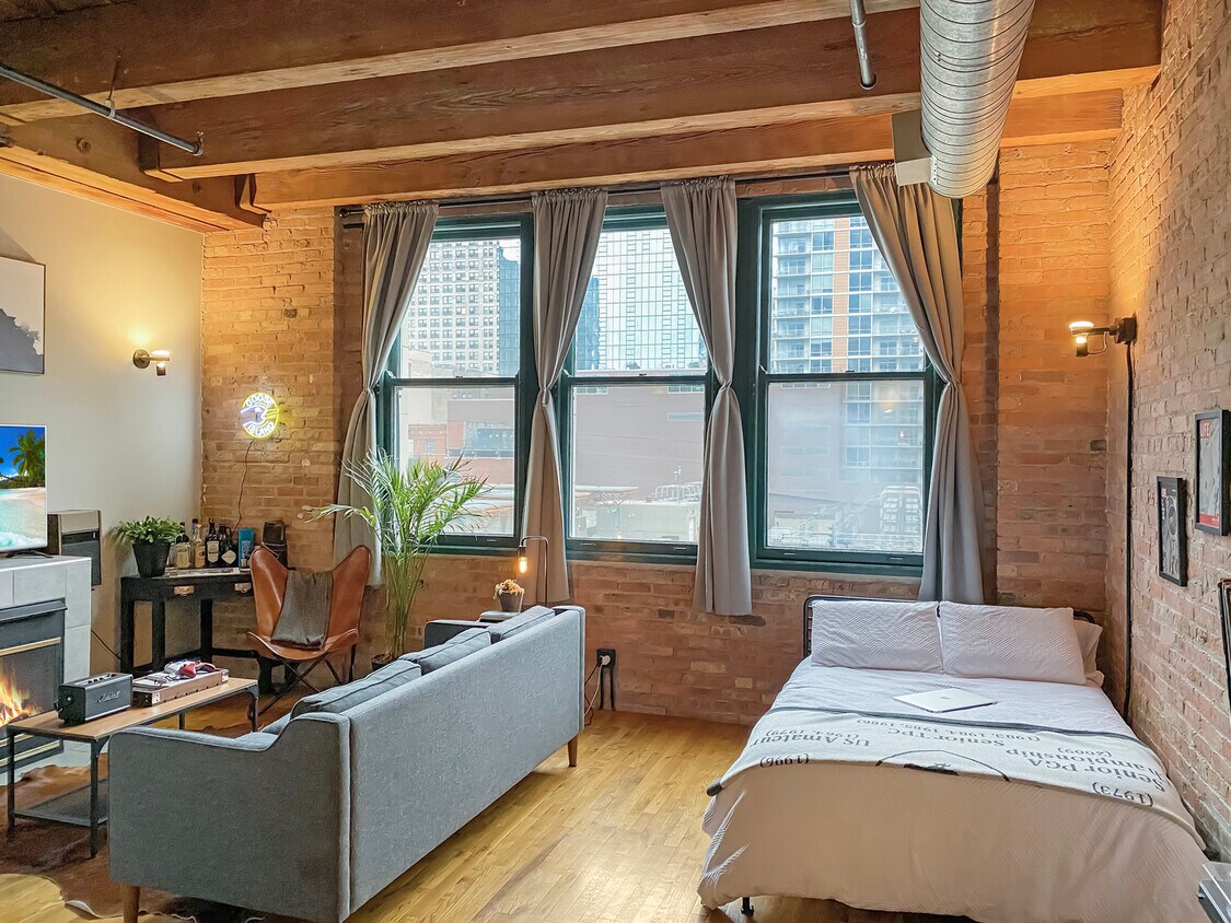 Foto principal - 732 S Financial Pl