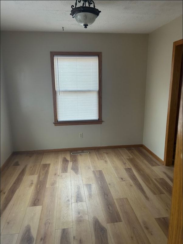 Building Photo - 561 N Knight St