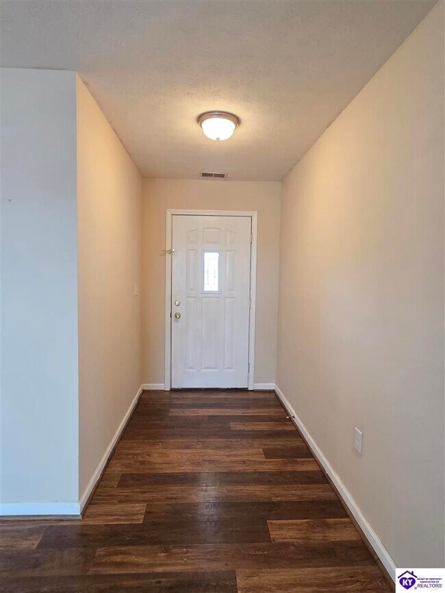 Building Photo - 104 Dante Ct