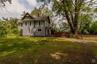 Building Photo - 6248 Lakeside Rd