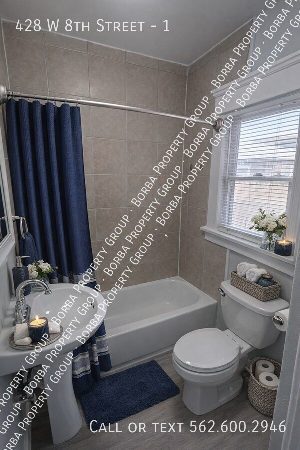 Foto del edificio - 428 W 8th St