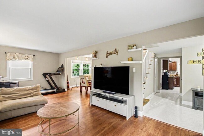 Foto del edificio - 1405 Peachwood Ln