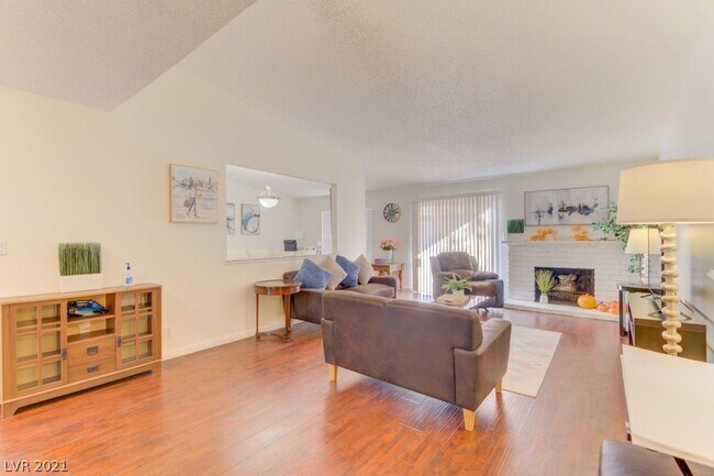 Building Photo - 6261 W La Palma Pkwy