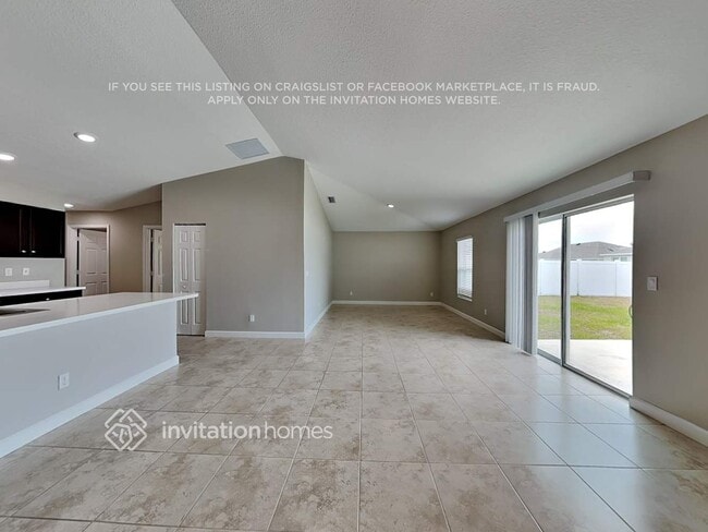 Building Photo - 566 Oldenberg St SW