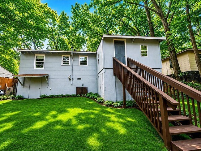 Foto del edificio - 225 Glenrose Cir SW