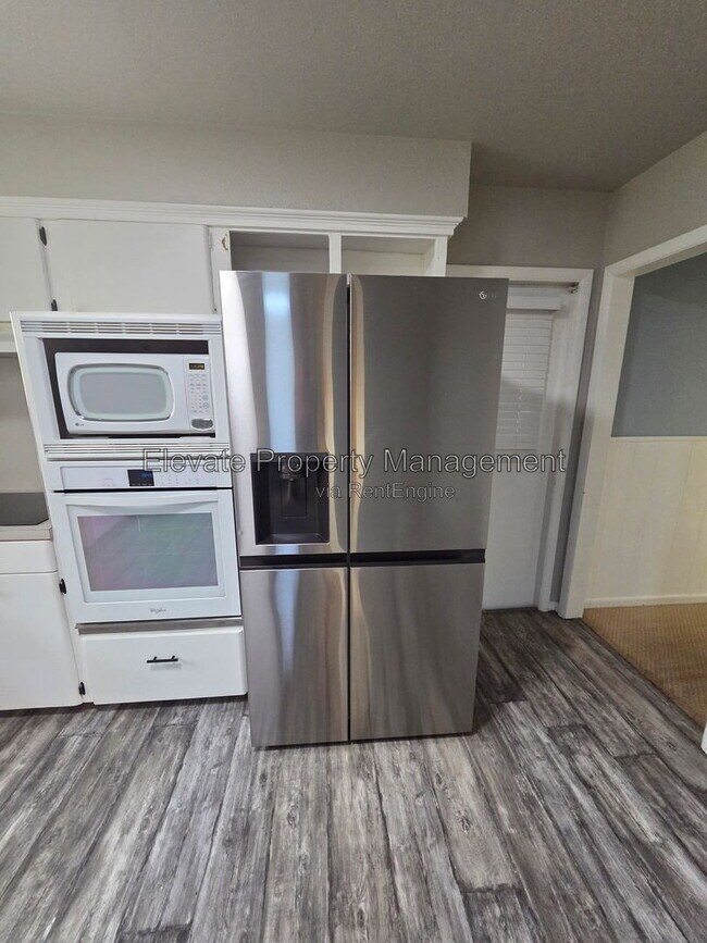 Foto del edificio - 4820 Del Crest Dr