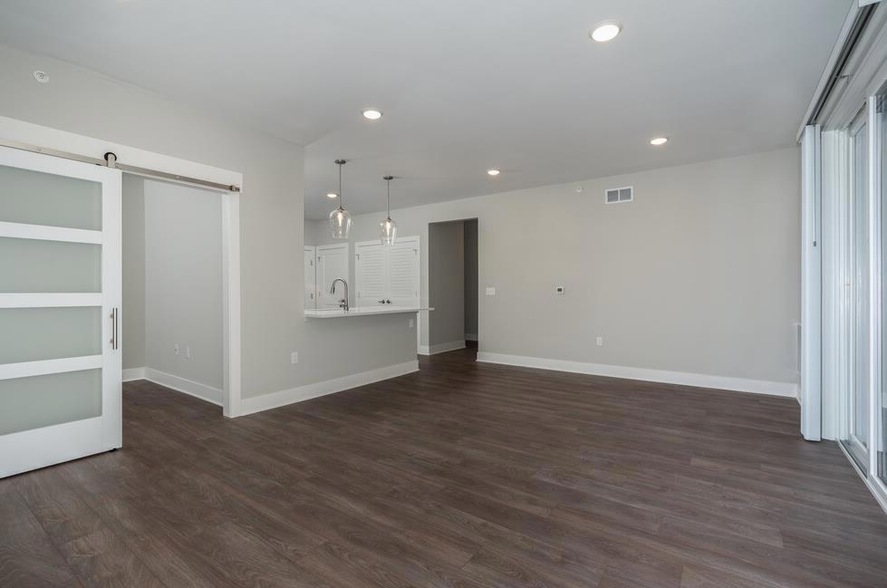 Building Photo - 2295 Lafayette Park Dr