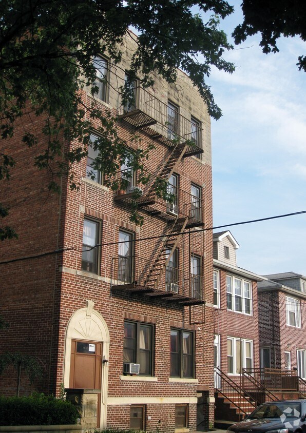 Foto del edificio - 1240 E 7th St