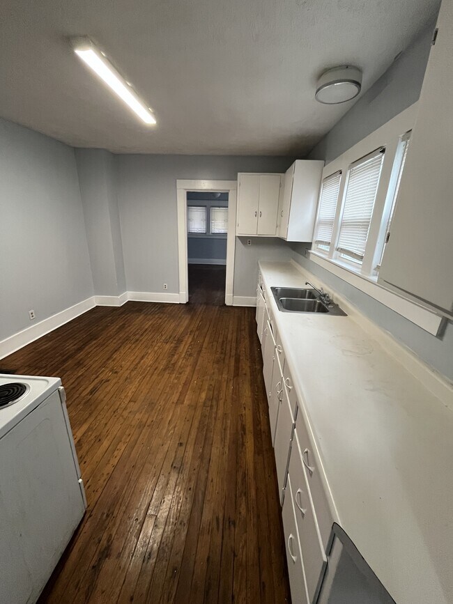 Foto del edificio - 735 W 3rd St