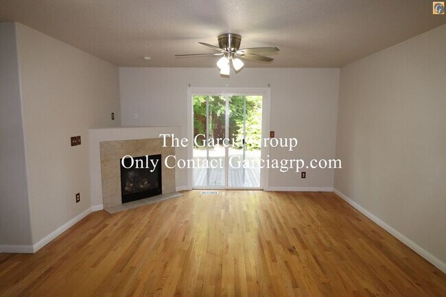 Foto del edificio - 9135 N Oswego Ave