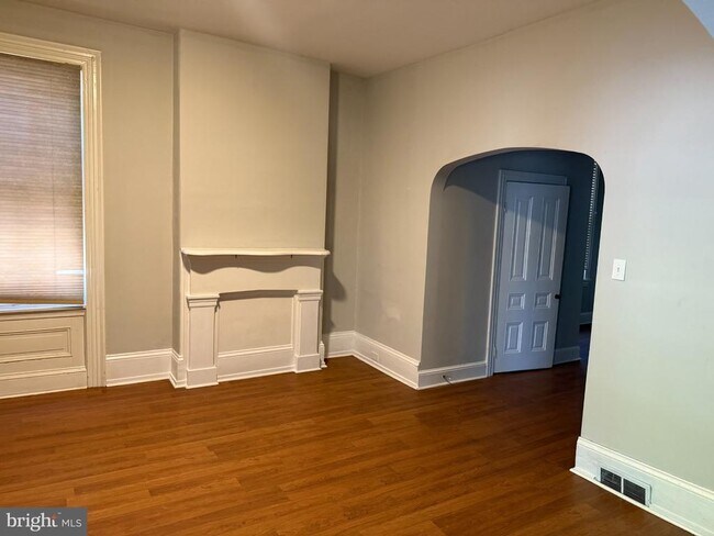 Foto del edificio - 310 N Charlotte St