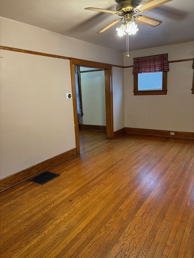 Foto del edificio - 3 Bedroom/1 Bath Single Family Home betwee...