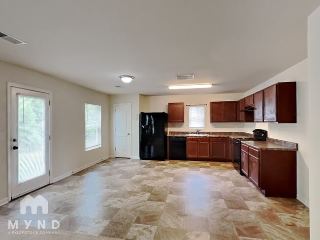 Building Photo - 303 Blackfoot Trail