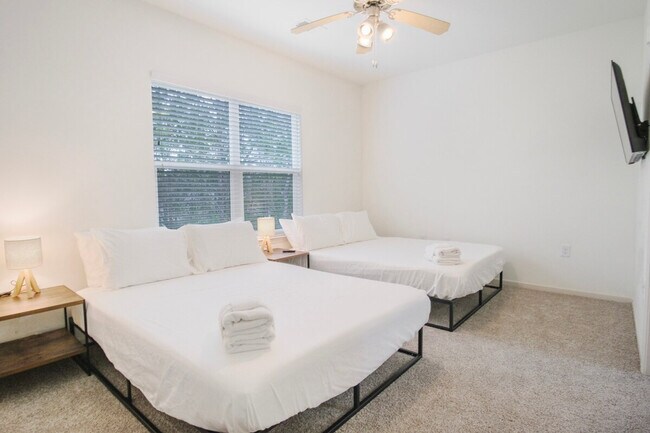 Foto del edificio - 8359 Coventry Ct