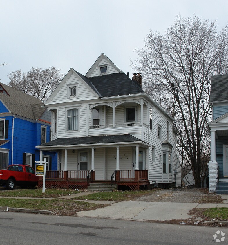Primary Photo - 134 W Bridge St