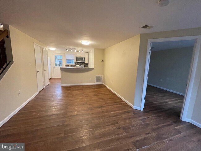Foto del edificio - 4437 Pembrook Village Dr