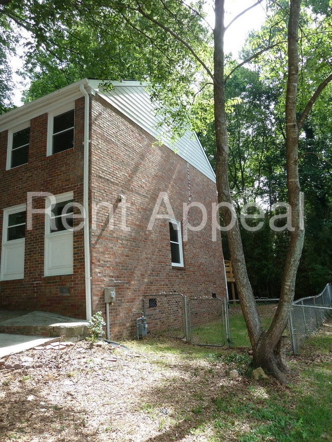 Building Photo - 1421 Twin Branches Cir SE
