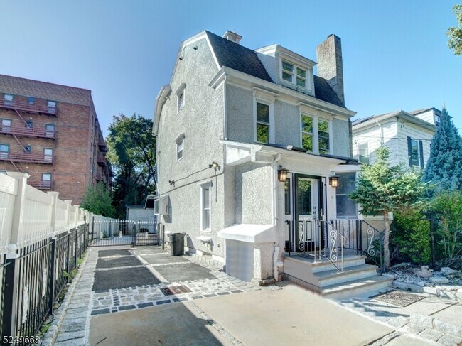 Foto del edificio - 176 Washington St