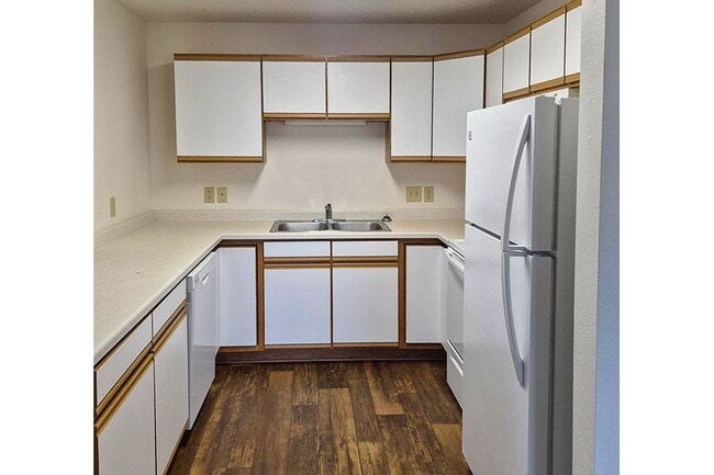 Building Photo - Pheasant Run Apartments