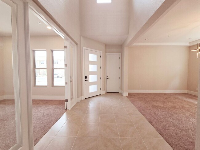 Foto del edificio - 5BD/5.5BA luxury home in Ascension! Mountain views!