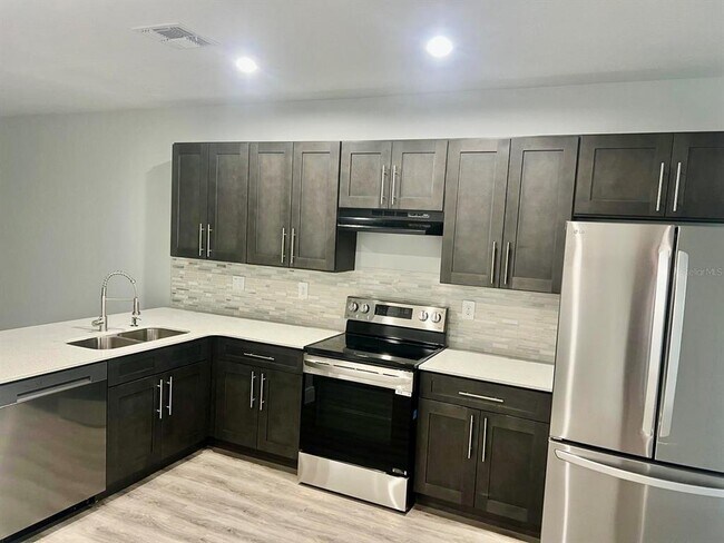 Foto del edificio - 519 Blackbird Ln